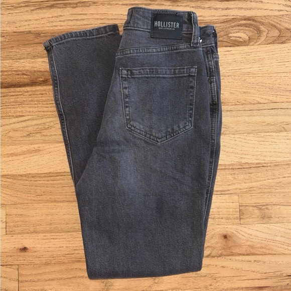 Hollister Ultra High-Rise Mom Jeans Size 00R W23 L27 - Picture 1 of 6